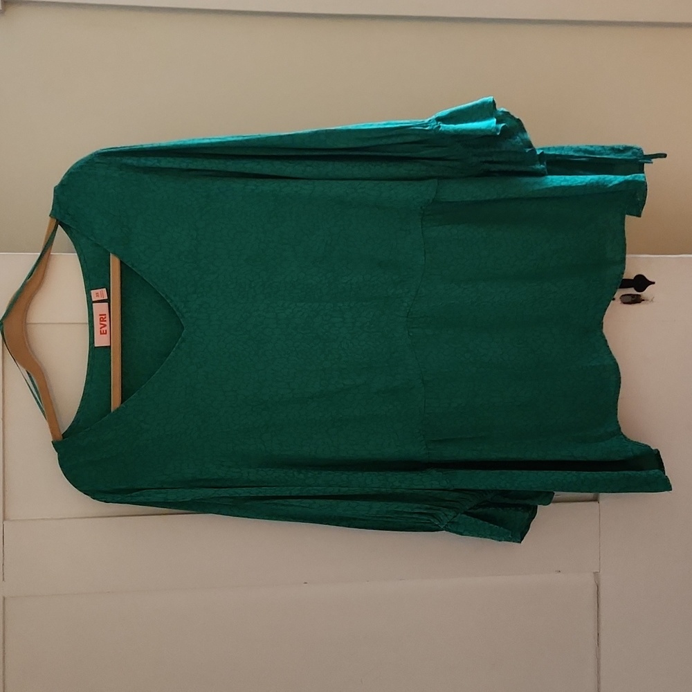 Evri 3x green blouse/FREE with purchase!! 🎁